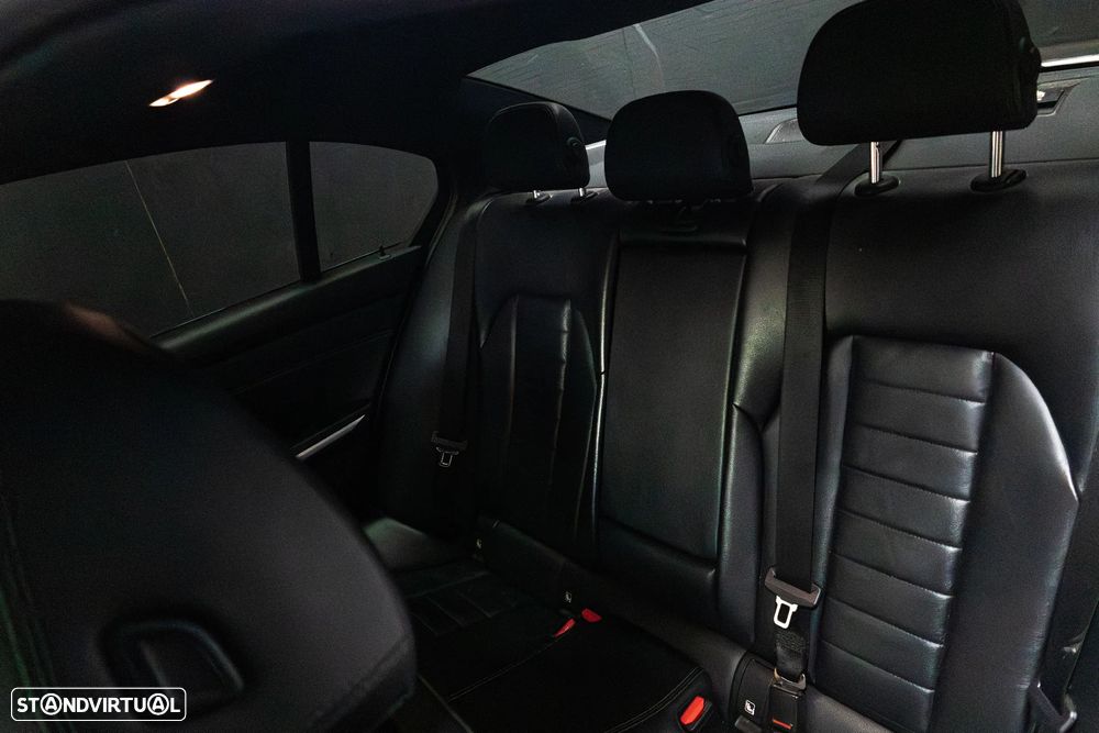 BMW 330 i Pack M Shadow Auto - 26
