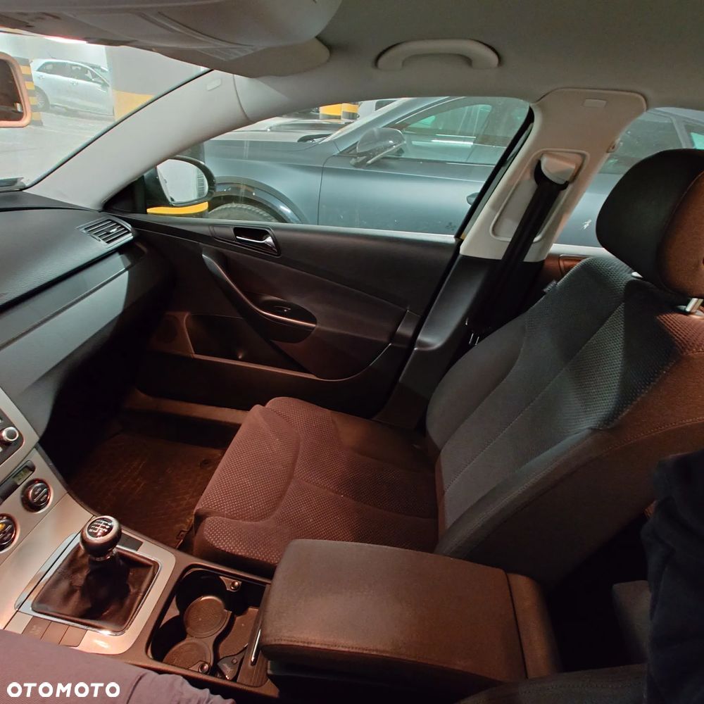 Volkswagen Passat 2.0 FSI Comfortline - 19