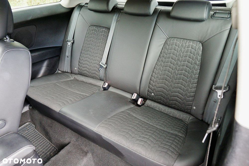 Kia Ceed - 11