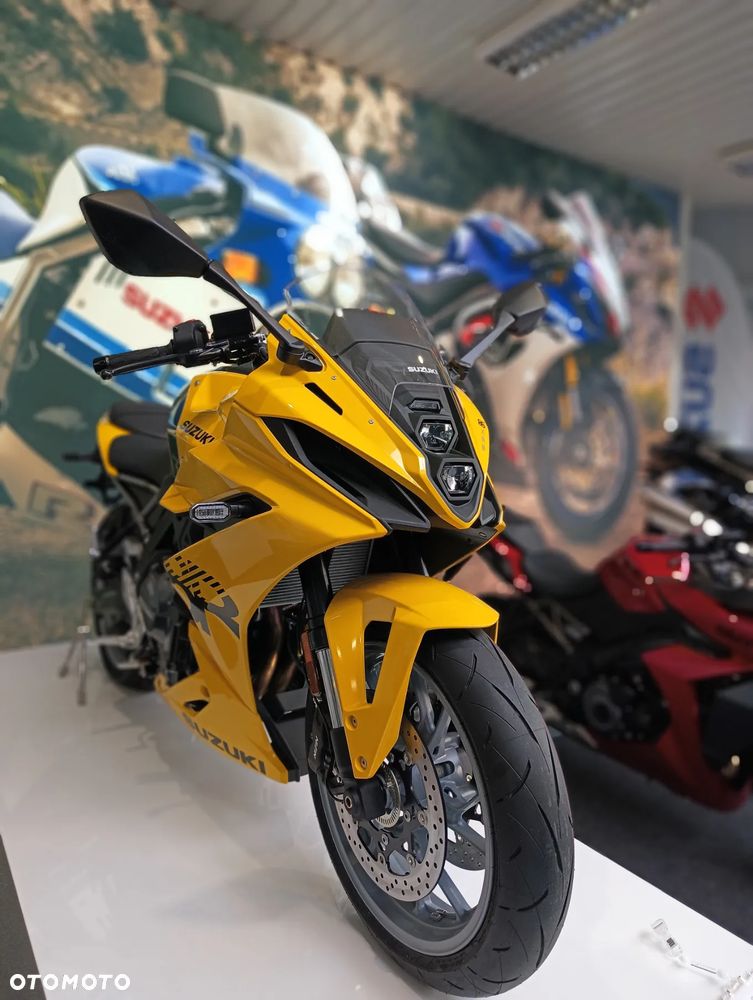 Suzuki GSX-R - 6