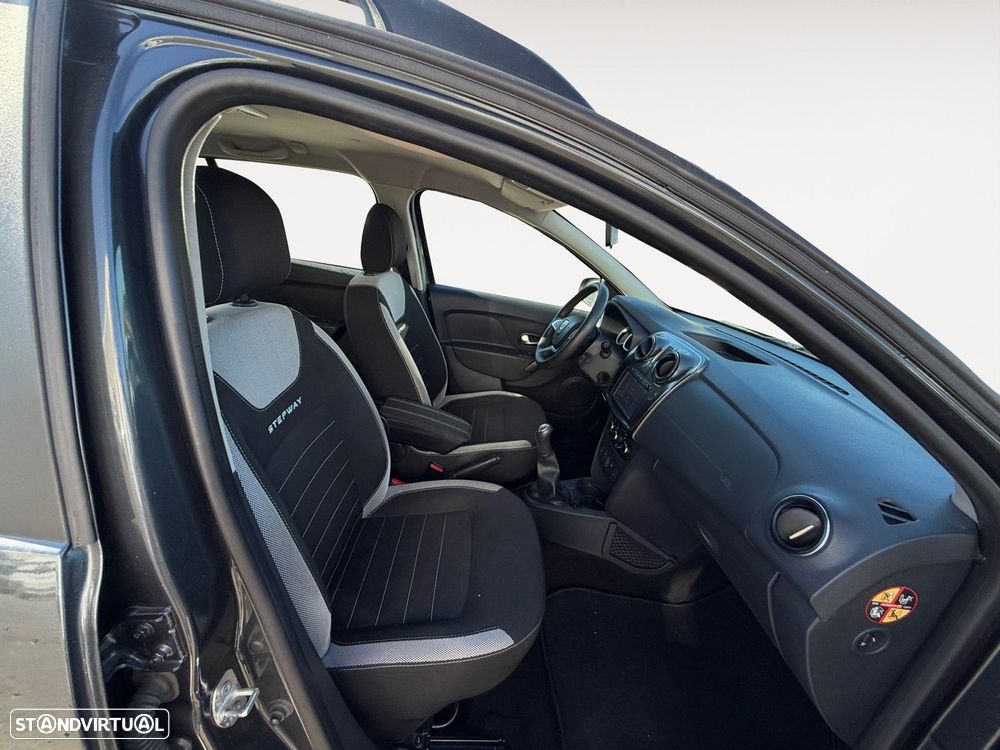 Dacia Logan MCV 0.9 TCe Stepway - 15