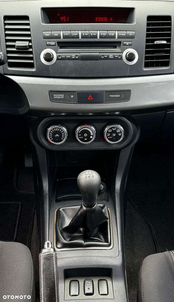 Mitsubishi Lancer 1.6 ClearTec Invite - 30