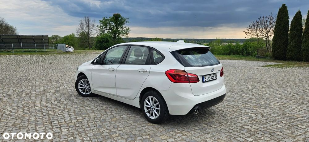 BMW Seria 2 216d - 4