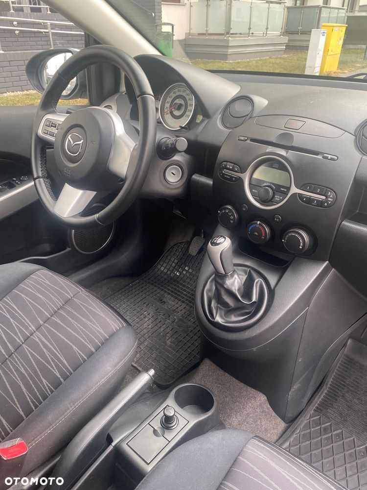 Mazda 2 - 10