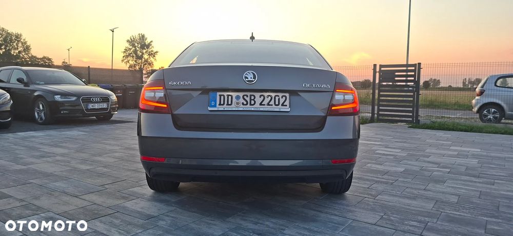 Skoda Octavia 2.0 TDI Tour - 17