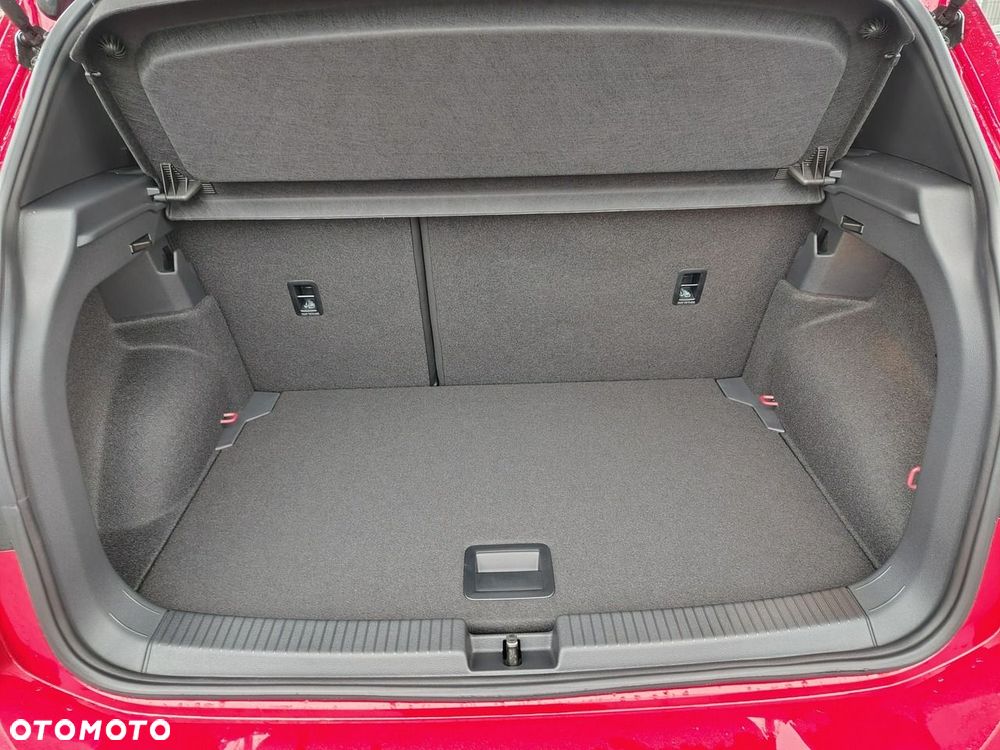Volkswagen T-Cross - 12