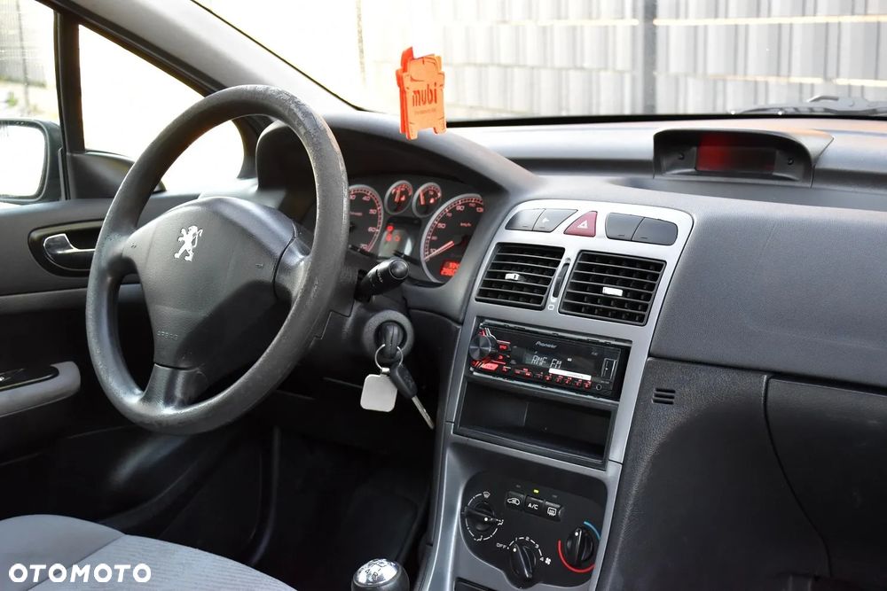 Peugeot 307 1.4 XR - 11