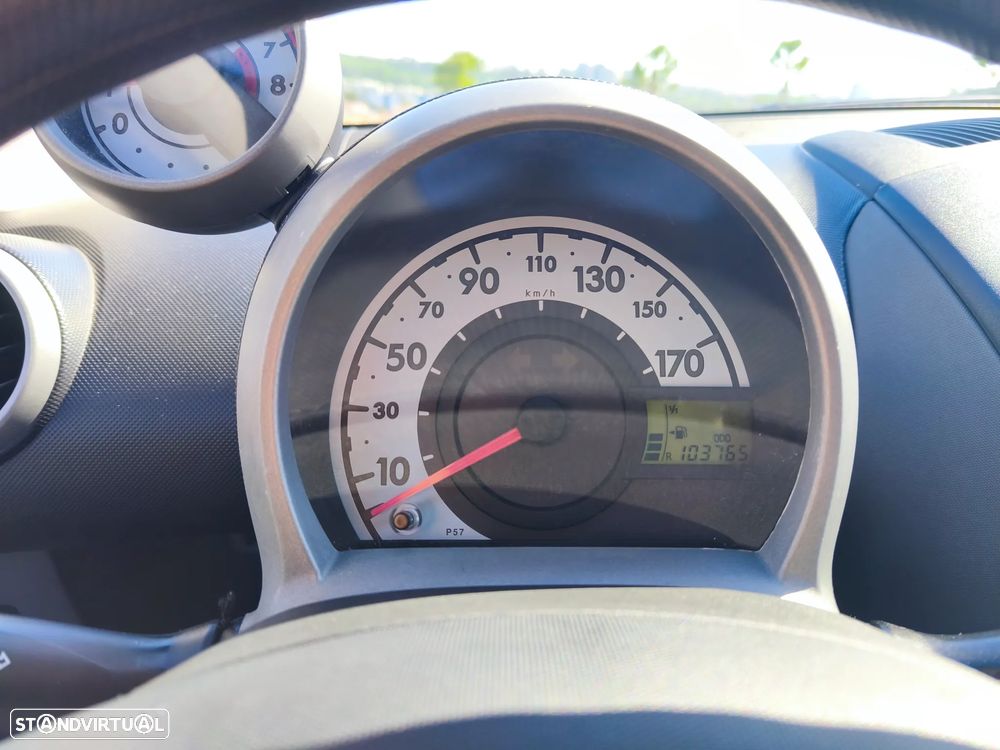 Peugeot 107 1.0 Urban - 9