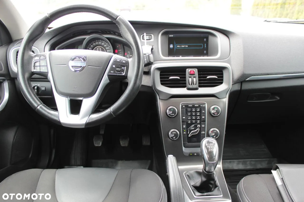 Volvo V40 D2 Momentum - 13