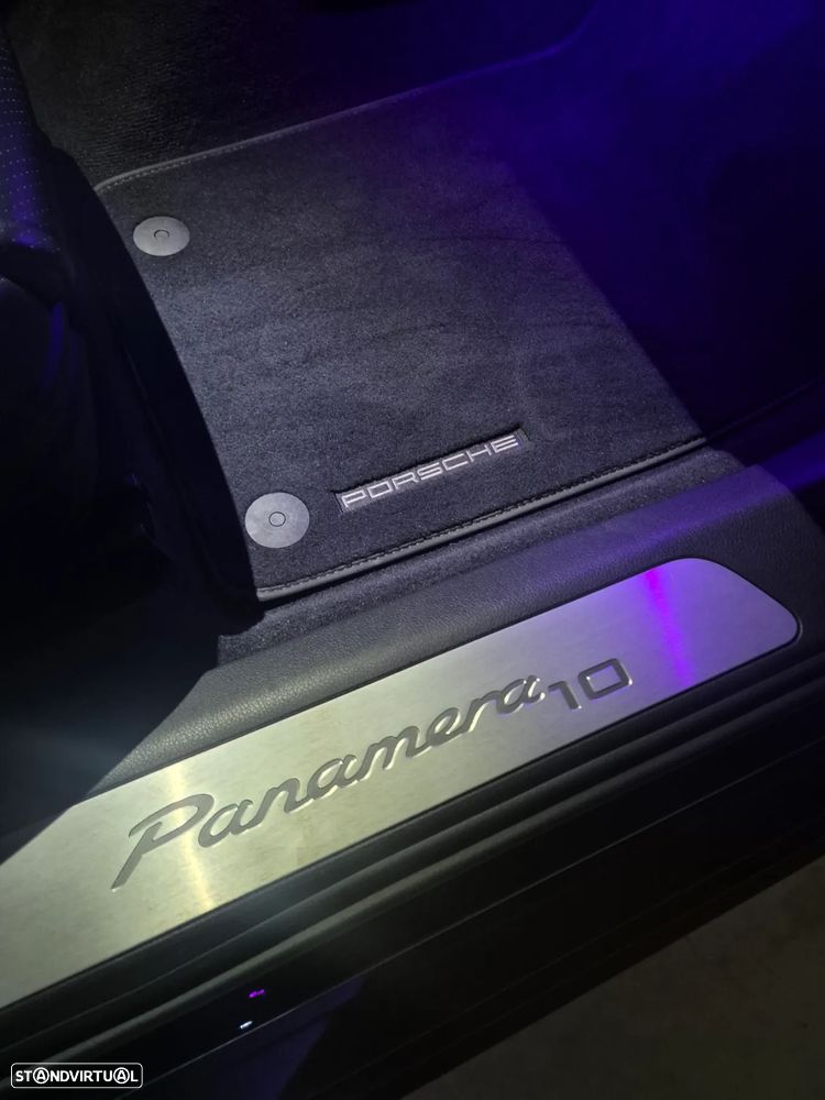 Porsche Panamera 4 E-Hybrid 10 Years Edition - 30