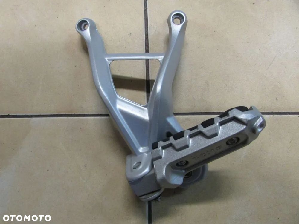 Benelli TRK 502X set podnóżek pasażera lewy - 1