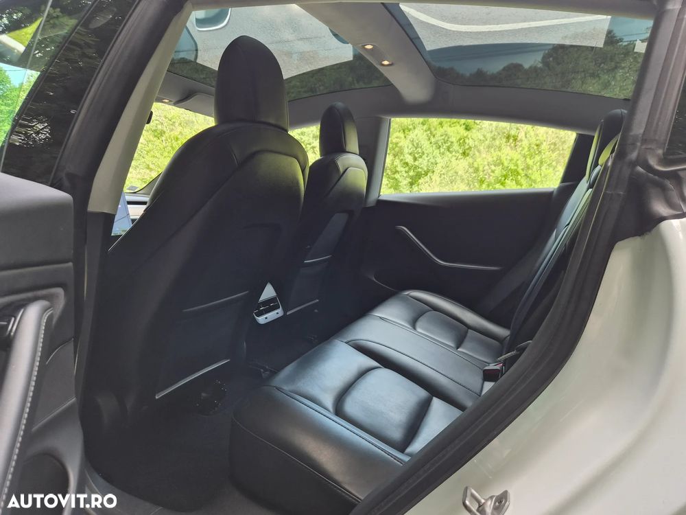 Tesla Model 3 - 34
