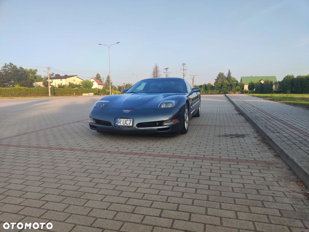 Chevrolet Corvette - 3