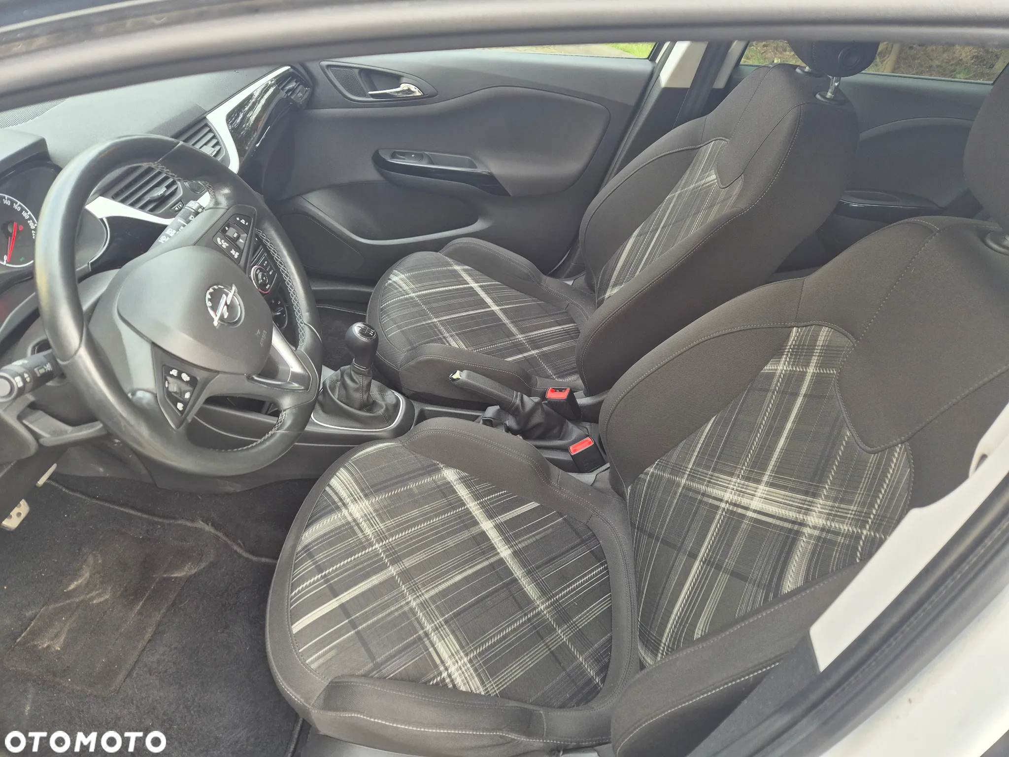 Opel Corsa 1.4 16V 150 Jahre - 8