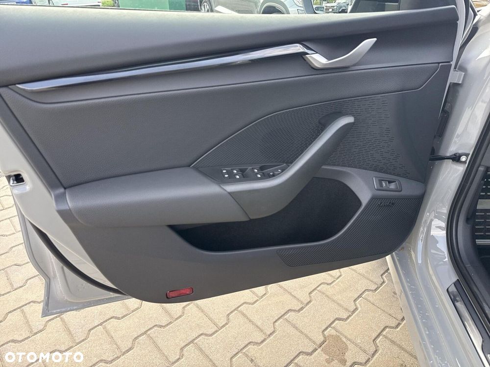 Skoda Octavia 2.0 TSI RS DSG - 11