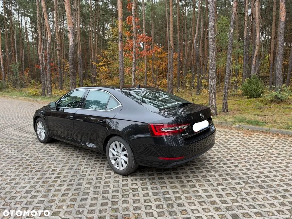 Skoda Superb 2.0 TDI Style - 9