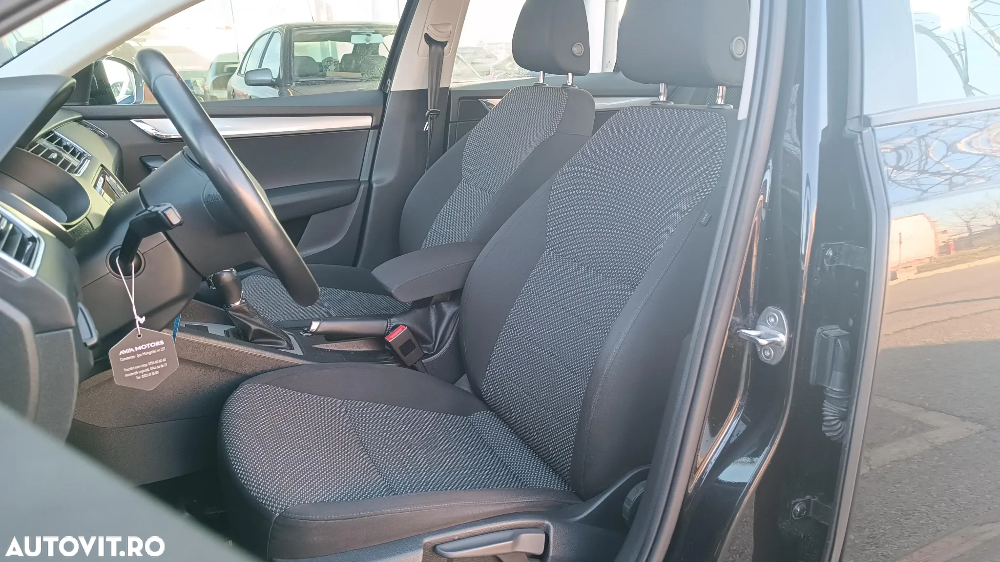 Skoda Octavia 1.6 TDI DSG Ambition - 11