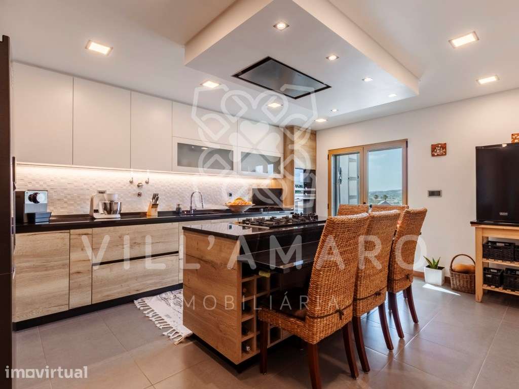 Apartamento T4 Duplex | Condomínio Fechado | São Pedro da Cadeira - Grande imagem: 2/60