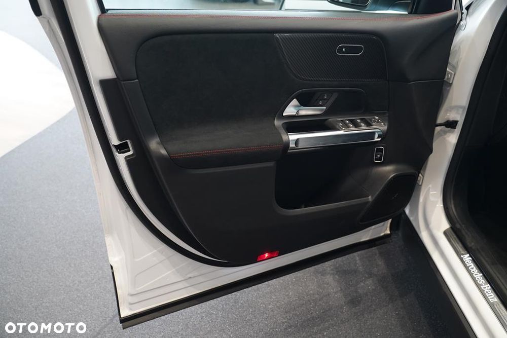 Mercedes-Benz GLB 200 mHEV AMG Line 7G-DCT - 9