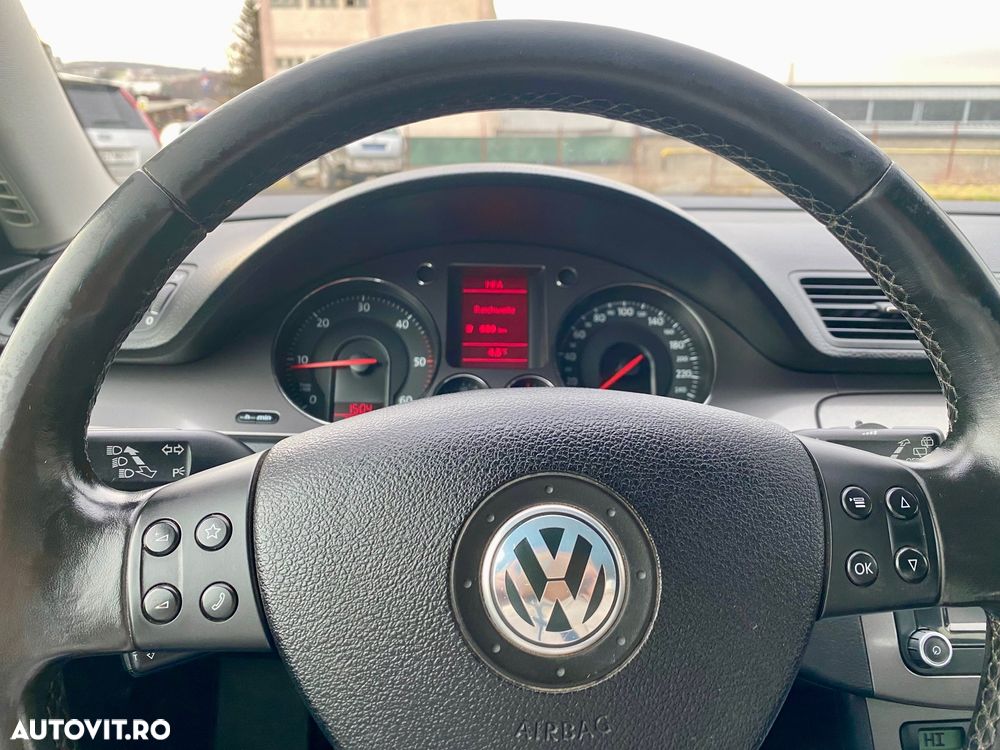 Volkswagen Passat 1.9 TDI DPF BlueMotion - 31