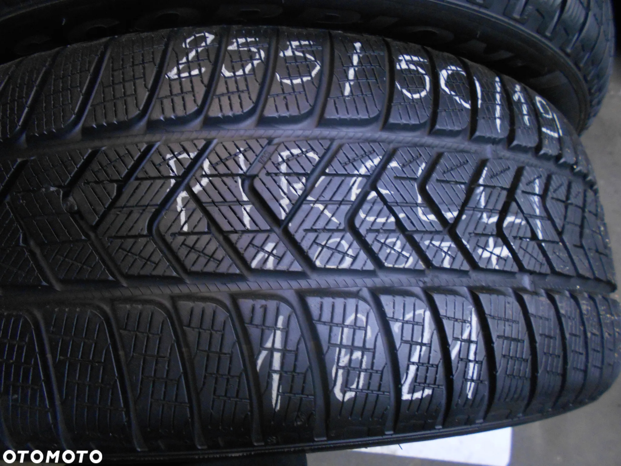 OPONY 255/50R19 PIRELLI SCORPION WINTER AO DOT 2823 / 1621 8MM - 3