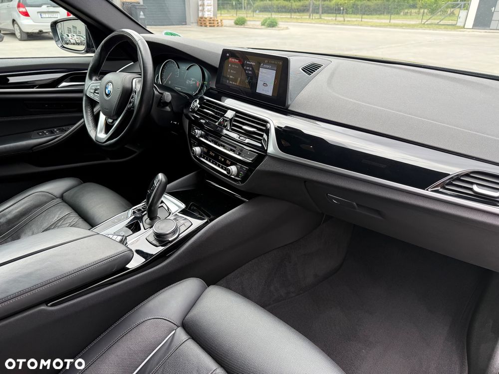 BMW Seria 5 520d Luxury Line sport - 27