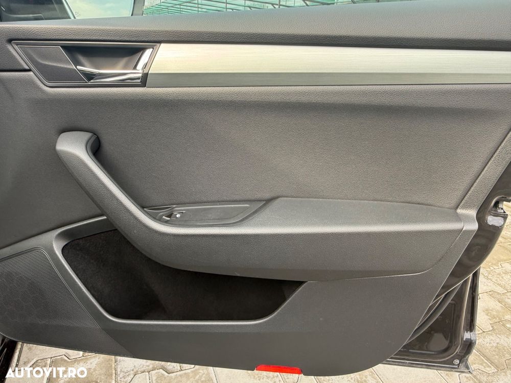 Skoda Superb 2.0 TDI DSG Active - 20