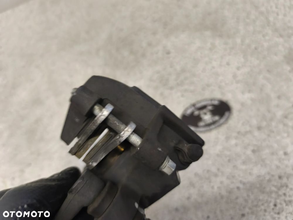 Zaciska hamulcowy tył, tylny Triumph Trident 660 2022 - 4