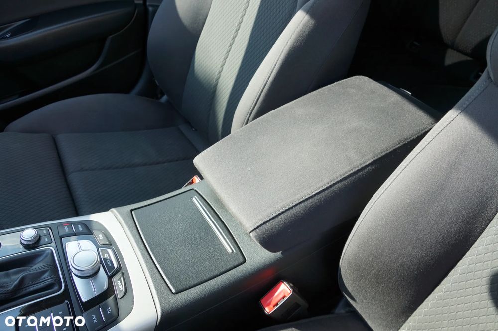 Audi A6 Avant 2.0 TDI quattro S tronic - 23