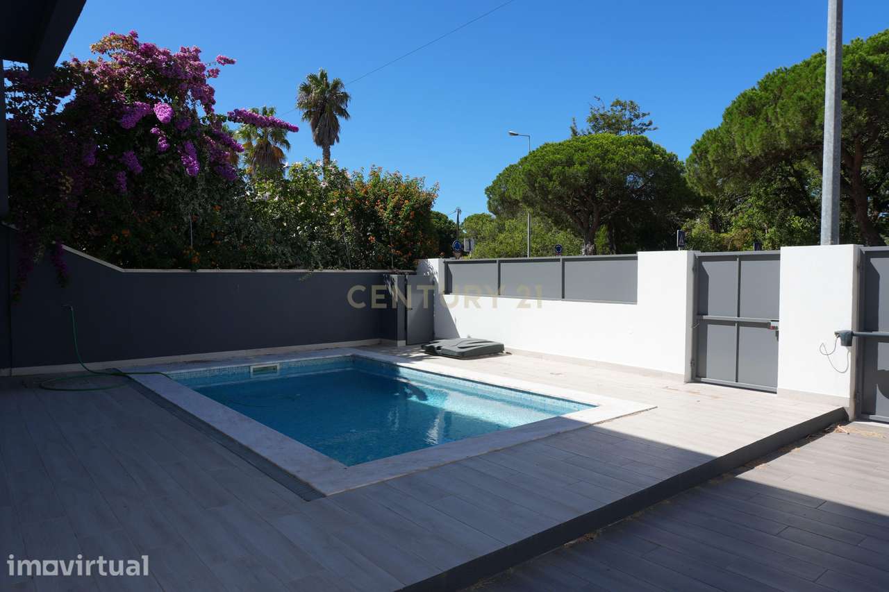 Luxuosa Moradia Nova na Costa da Caparica, Almada - Grande imagem: 5/30