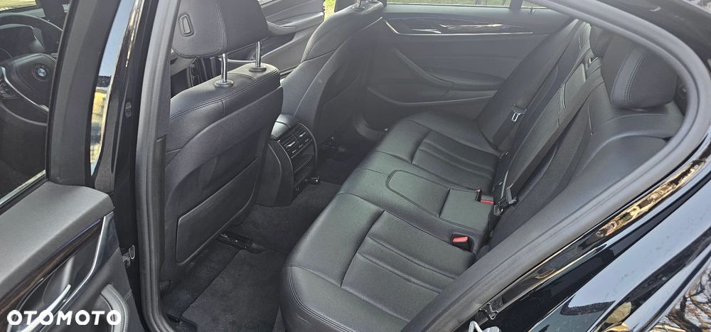 BMW Seria 5 530i Sport Line - 9