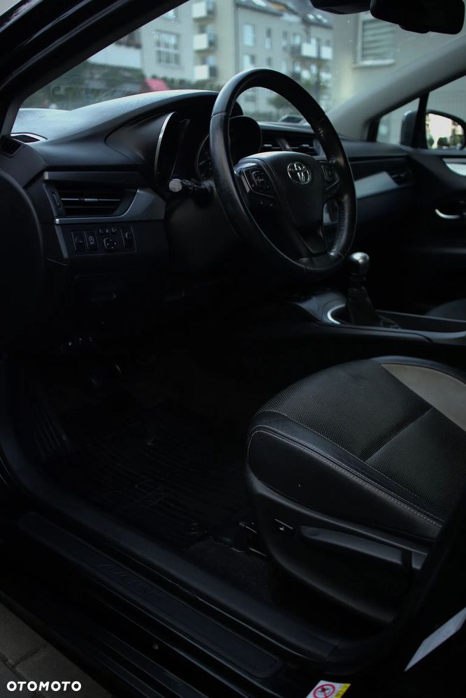 Toyota Avensis 2.0 D-4D Prestige - 10