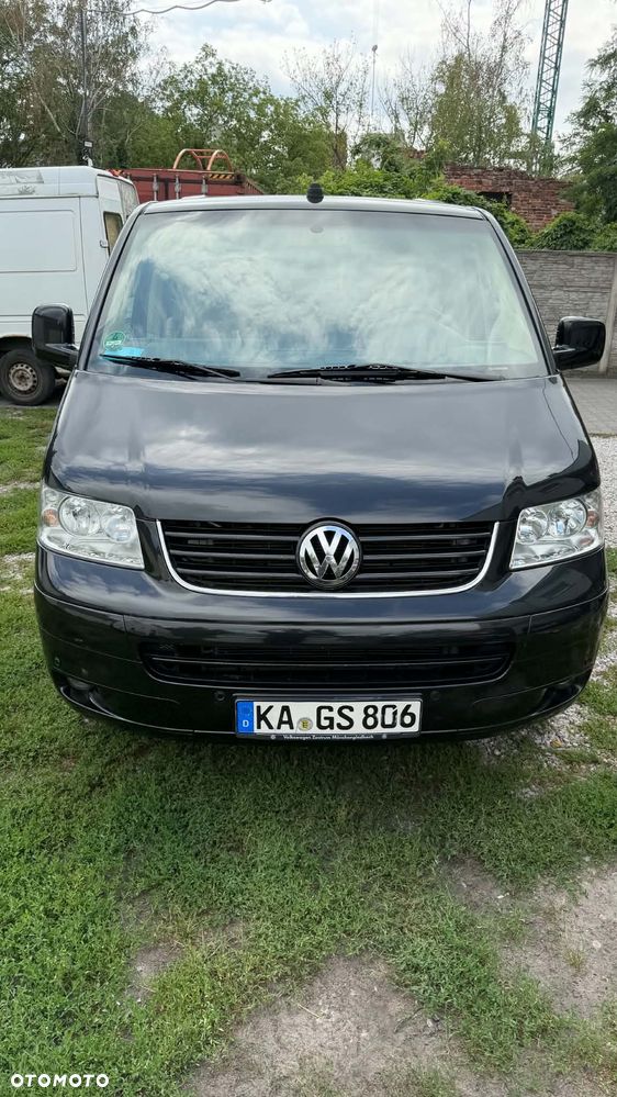 Volkswagen Multivan - 1