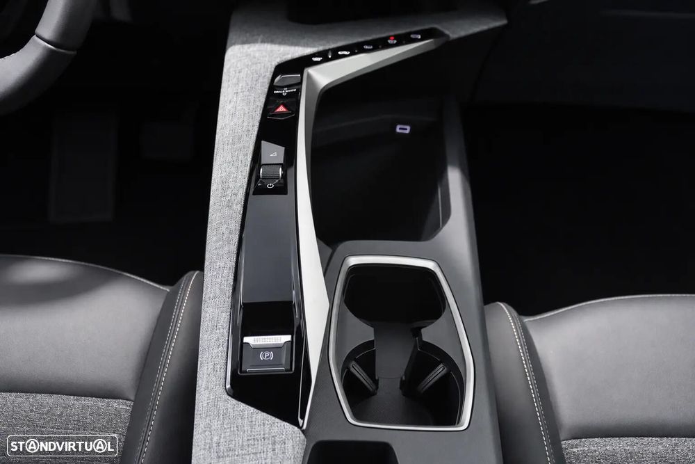 Peugeot E-3008 73 kWh Allure - 8