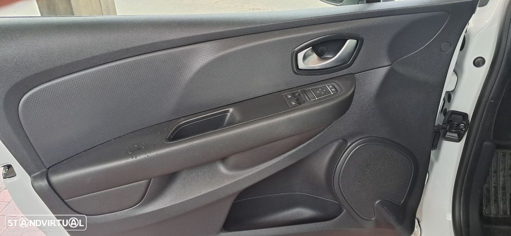 Renault Clio 1.5 dCi Zen - 4