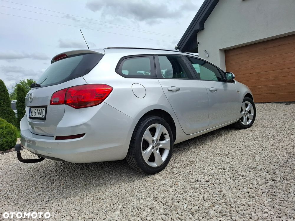Opel Astra 1.6 Innovation - 17