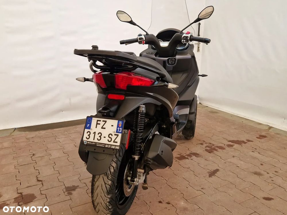 Piaggio MP-3 - 6