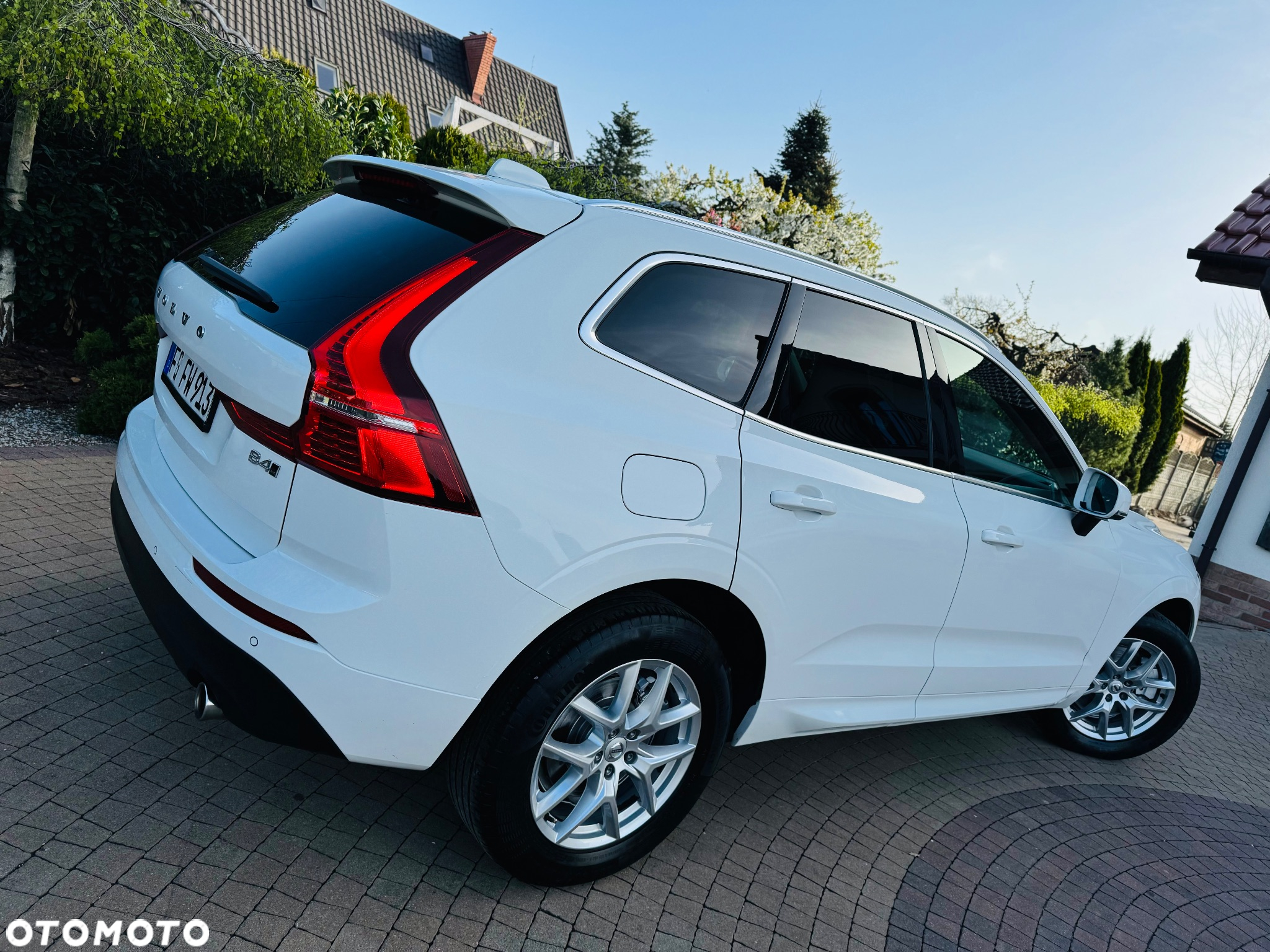 Volvo XC 60 B4 D AWD Geartronic Momentum Pro - 22