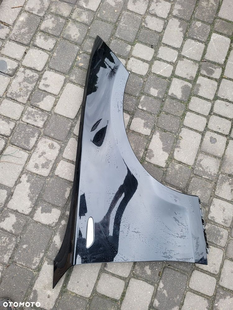Błotnik prawy bmw 1 e87 2010r lakier Schwarz 2 bez korozji