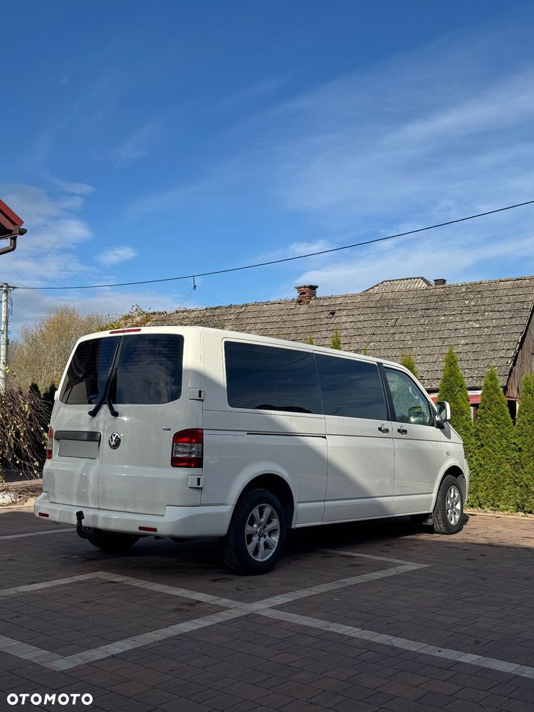 Volkswagen Caravelle - 1