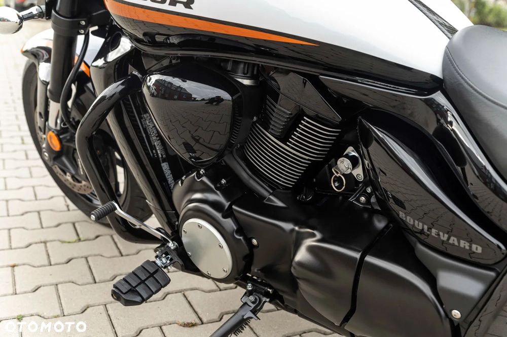 Suzuki Boulevard - 26