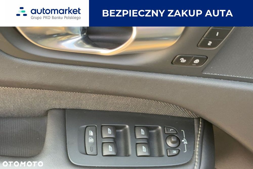 Volvo XC 60 B5 B AWD Ultra Black Edition - 13