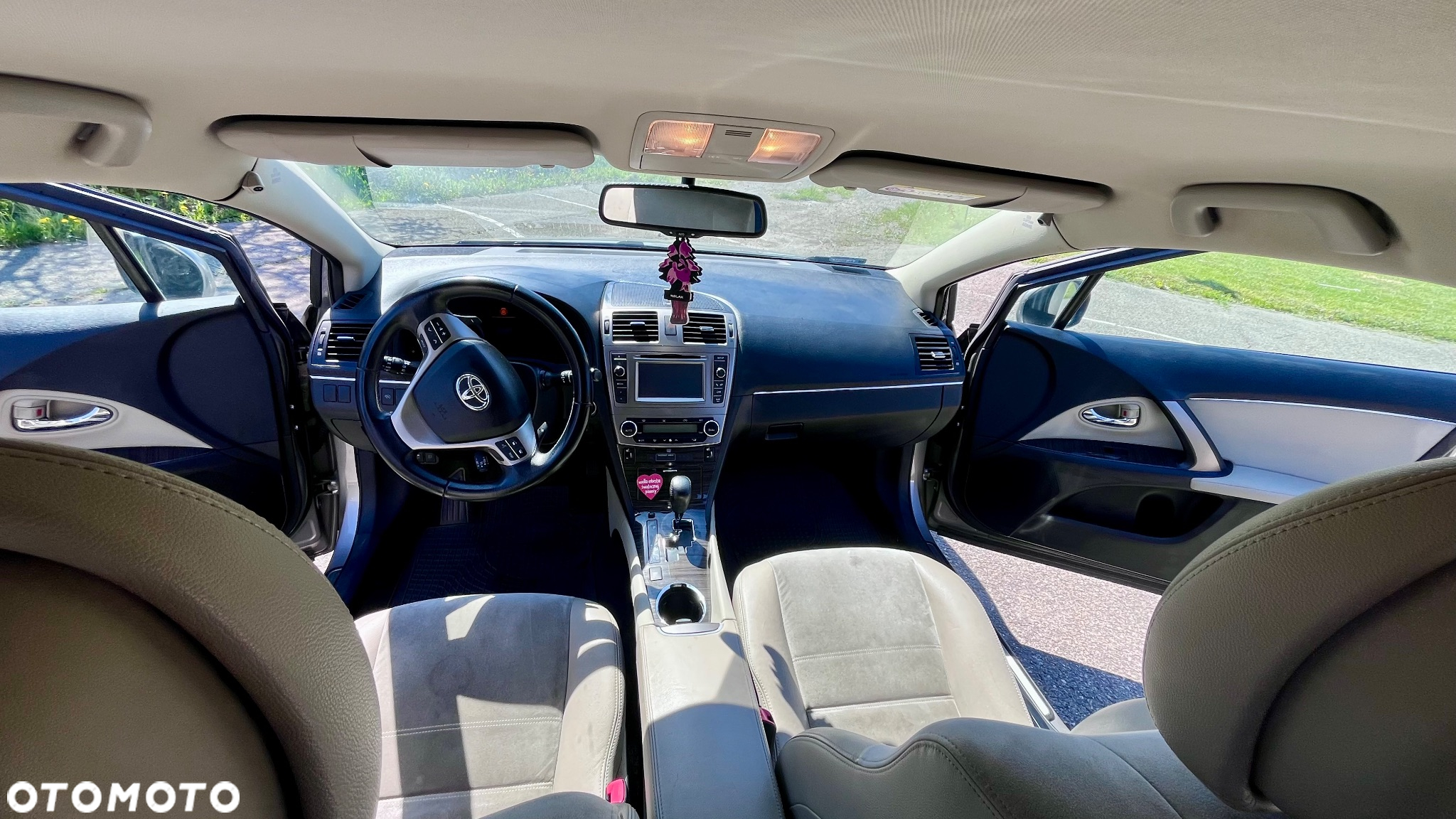 Toyota Avensis 2.2 D-CAT Premium - 10