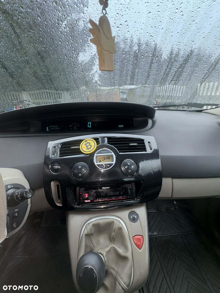Renault Scenic 1.9 dCi Confort Authentique - 11