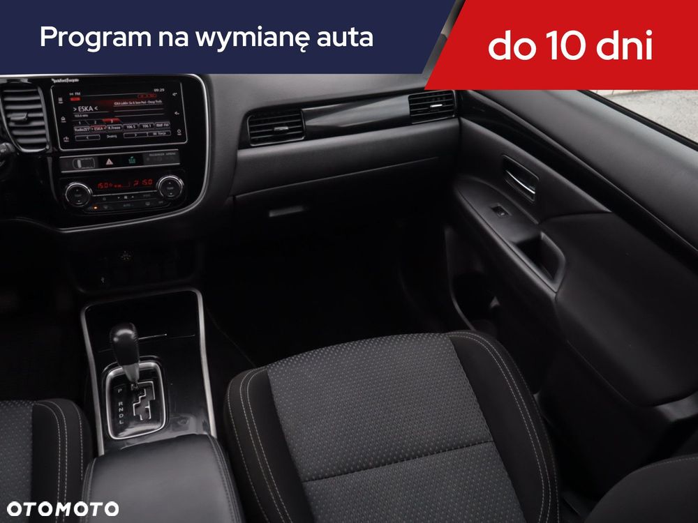 Mitsubishi Outlander - 10