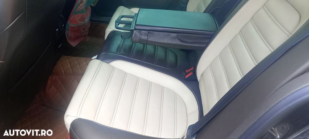 Volkswagen Passat CC 2.0 TDI BlueMotion Technology DSG Exclusive - 4