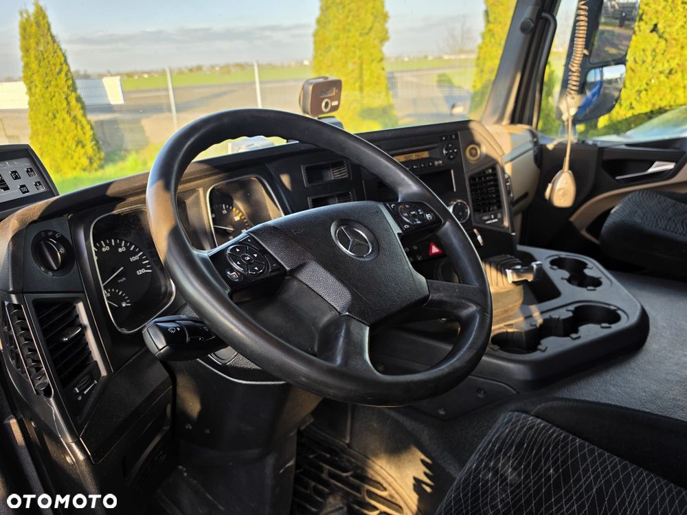 Mercedes-Benz Actros - 8