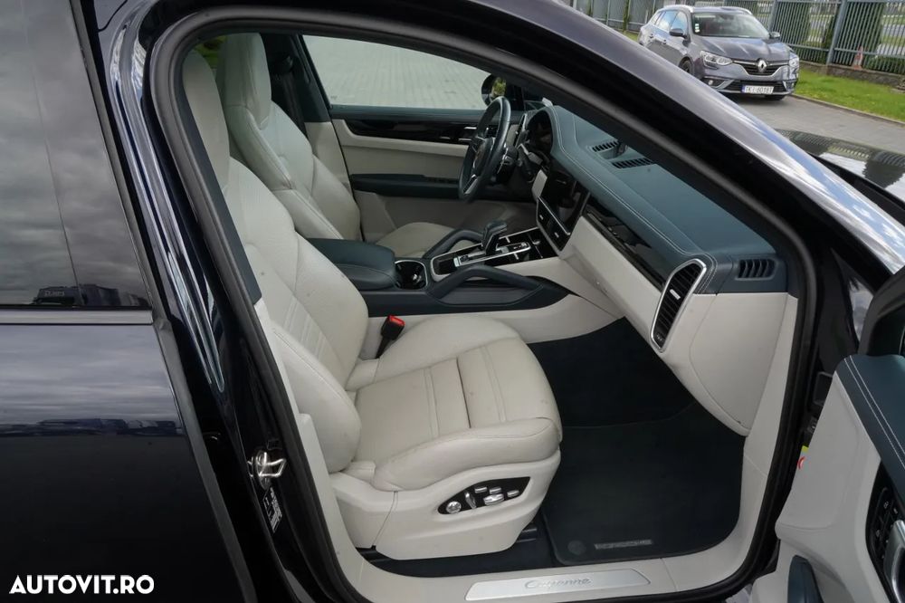 Porsche Cayenne Standard - 28