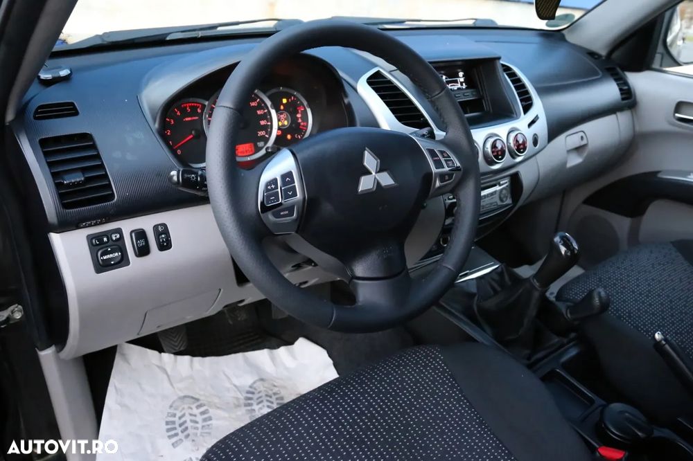 Mitsubishi L200 Pick Up 4x4 Intense Double Cab - 24