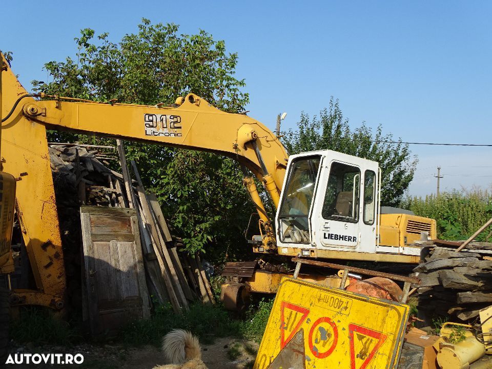 Dezmembrez LIEBHERR 912 LITRONIC - 1